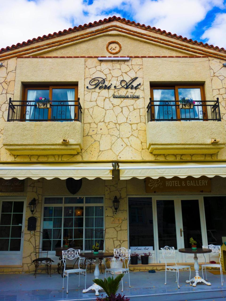 Hotel Peri Art