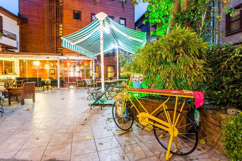 Rose Garden Hotel