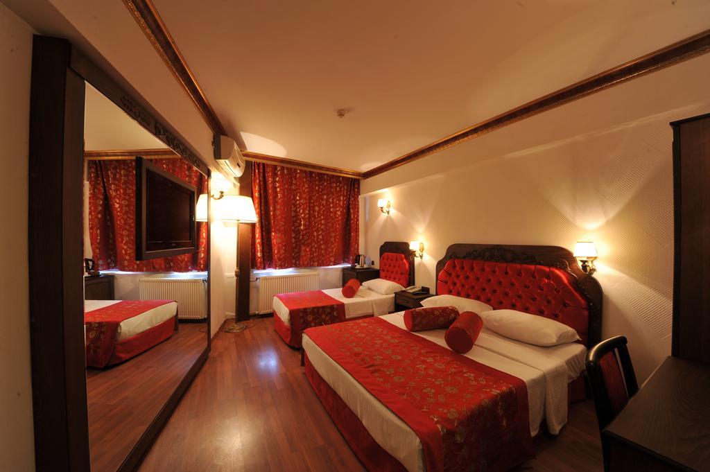 Santa Pera Hotel