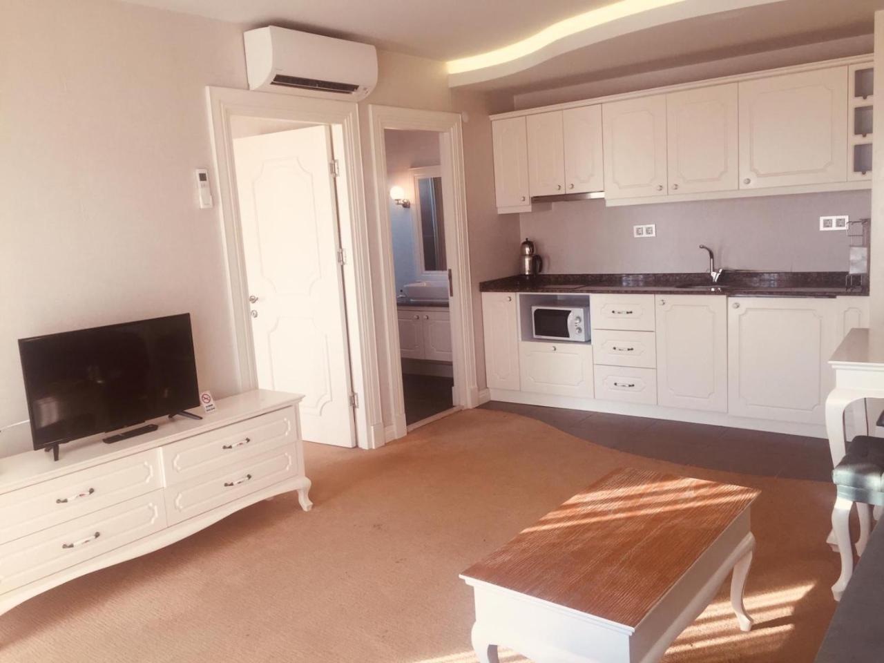 Daphne C Blok Apartment *