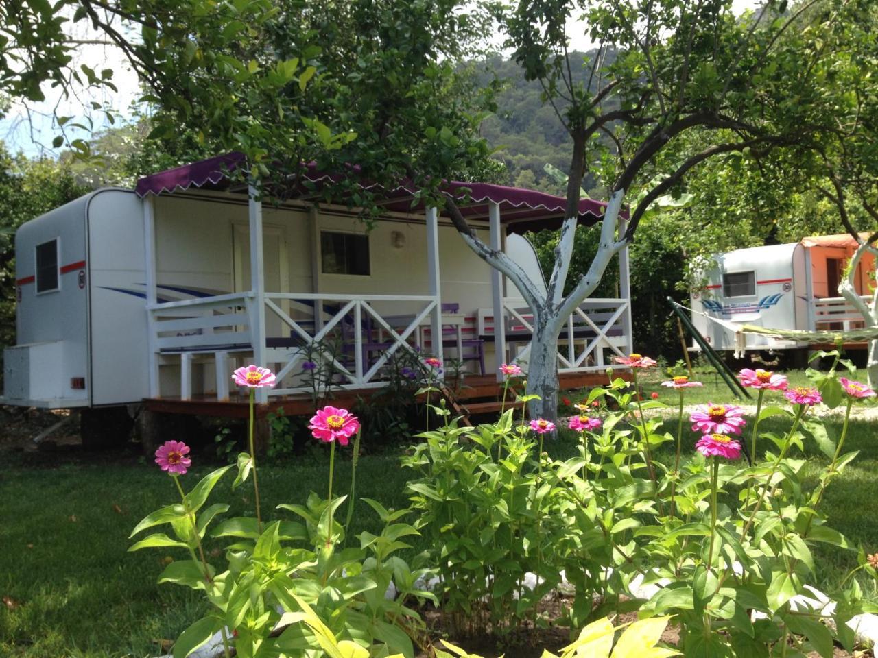 Bellerofon Caravan & Campsite *