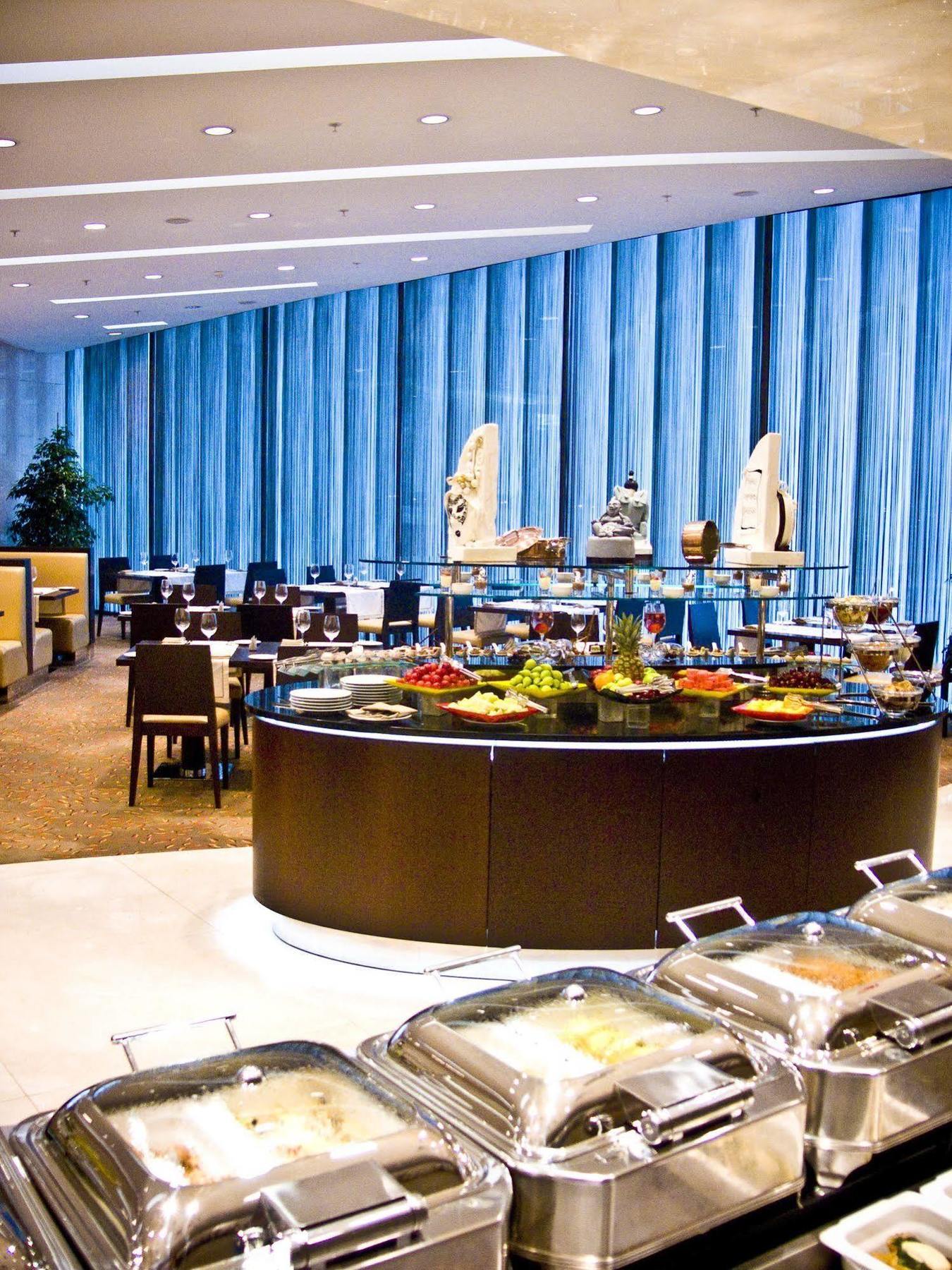 Grand Convention Center Hotel