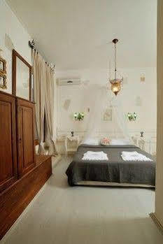 Peri Art Hotel 2*
