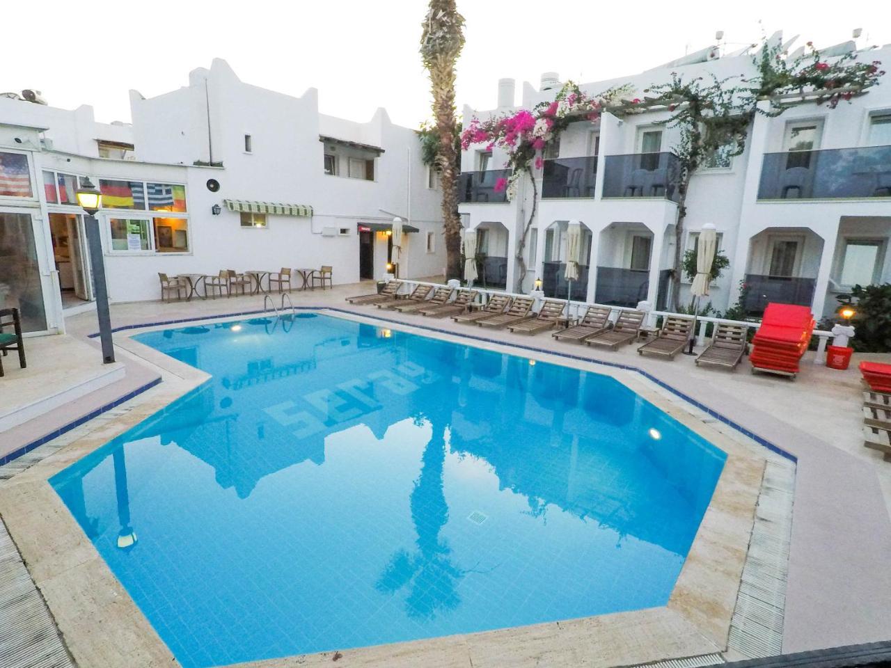 The Hello Hotel 3*