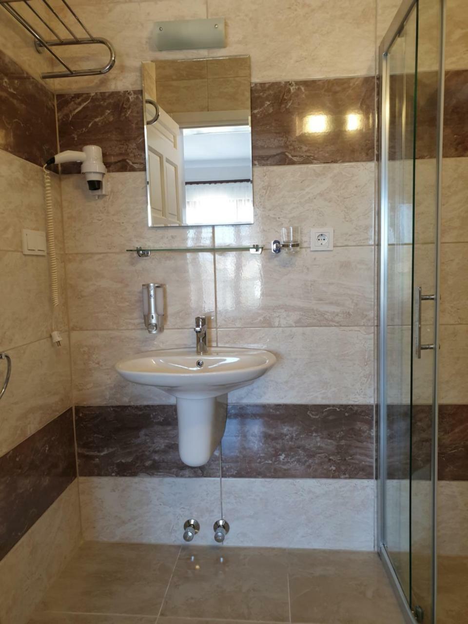 Midas 3*
