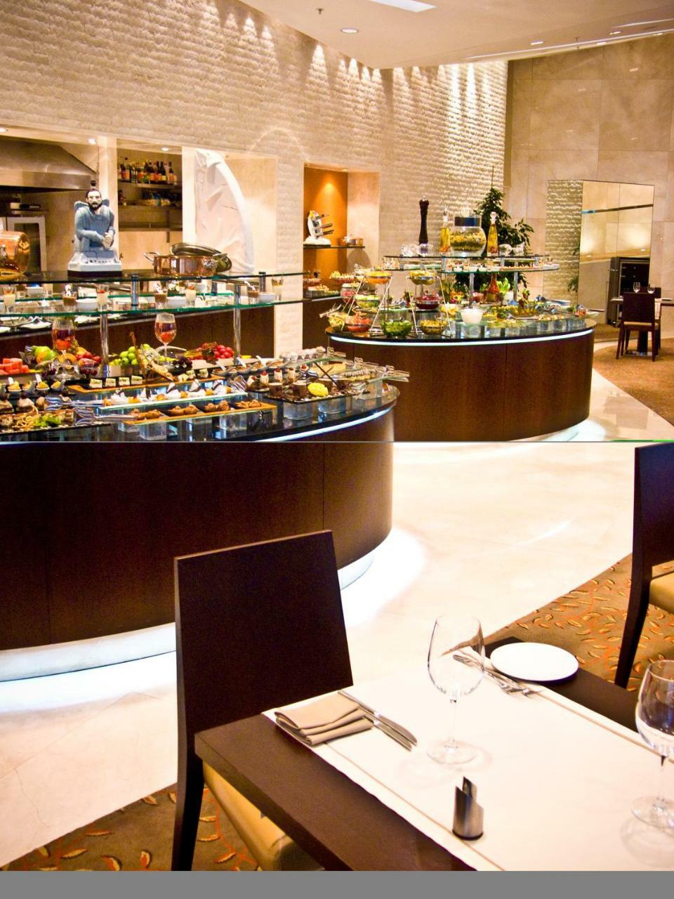 Grand Convention Center 5*