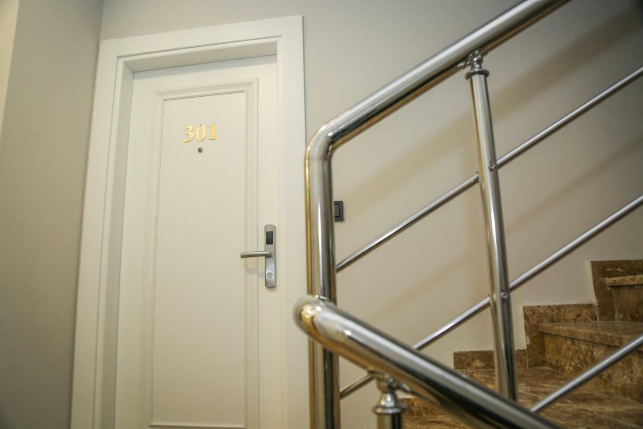 White Golden Aparthotel