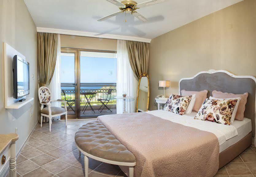 Carina Hotel 3*