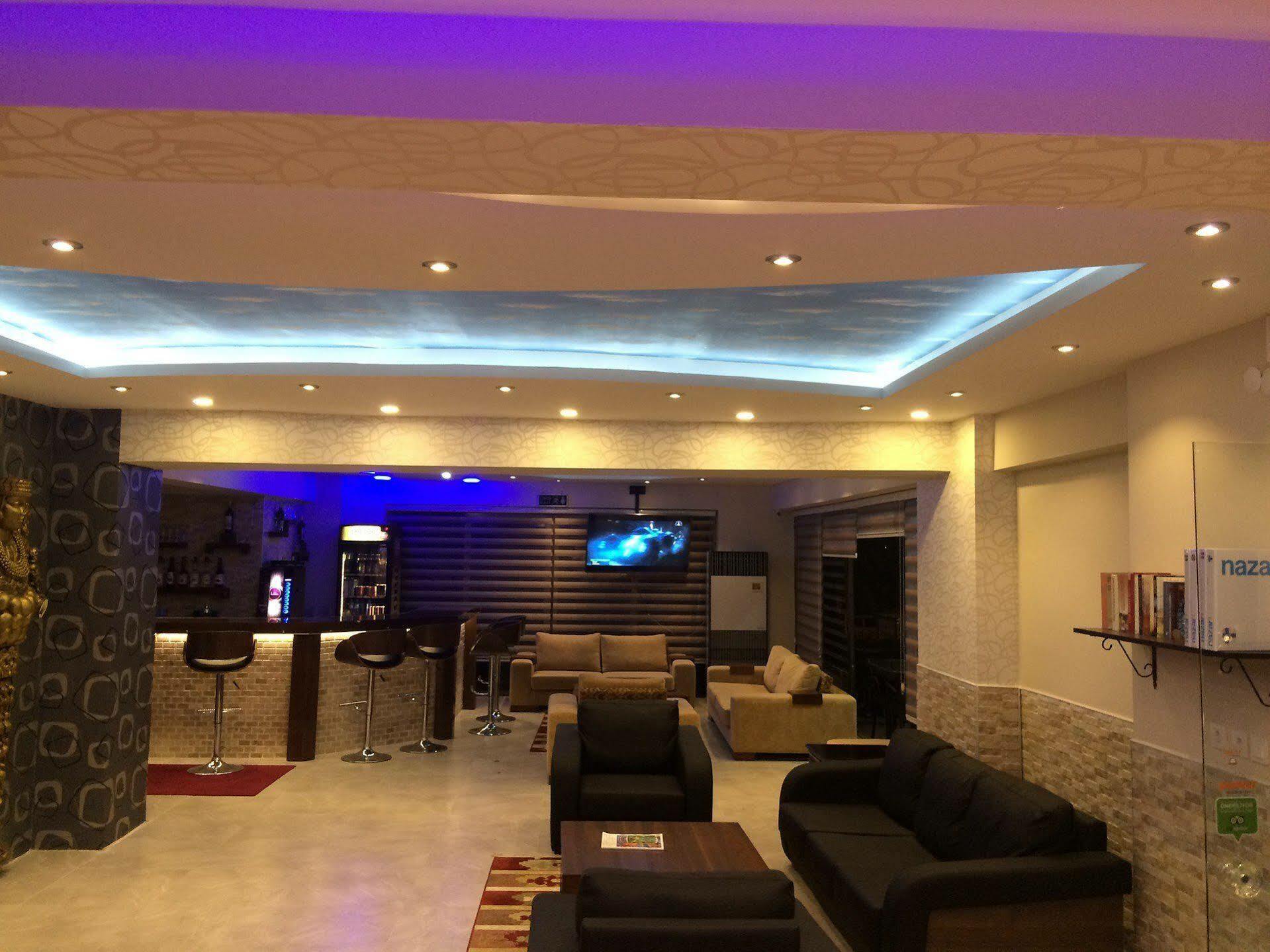 Hotel Saturn