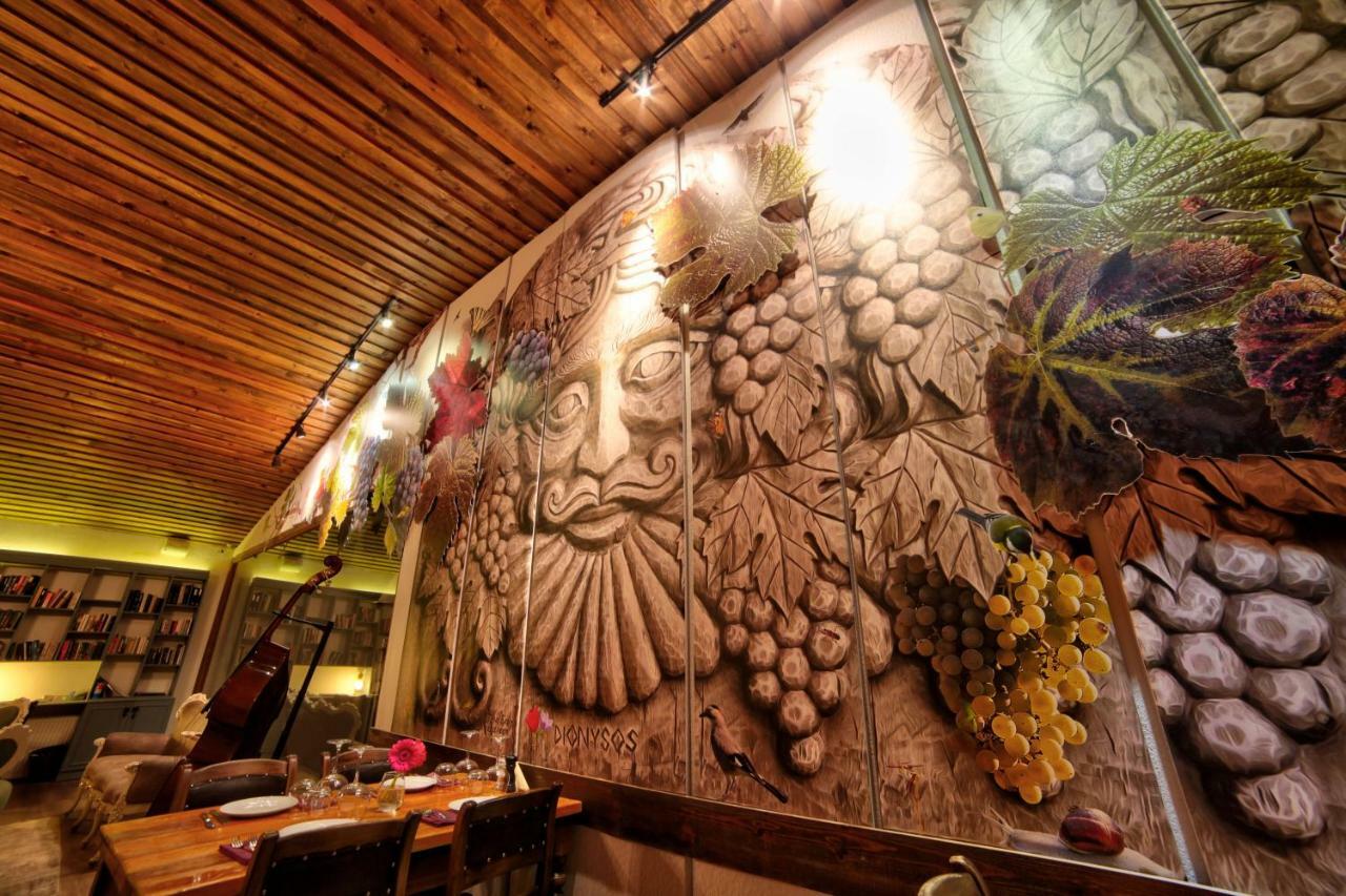 Vinifera Vineyards 3*