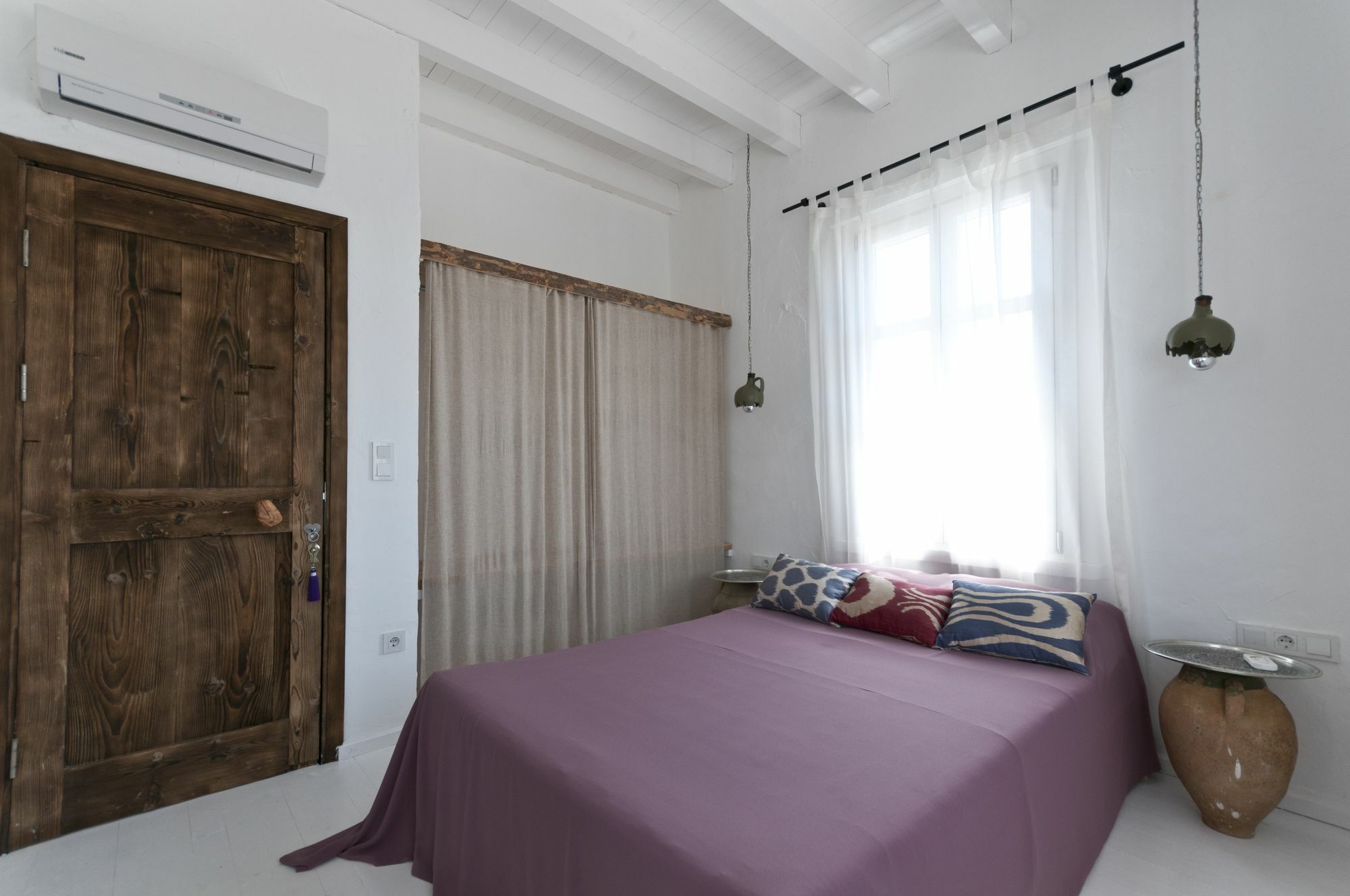 B House Hotel *