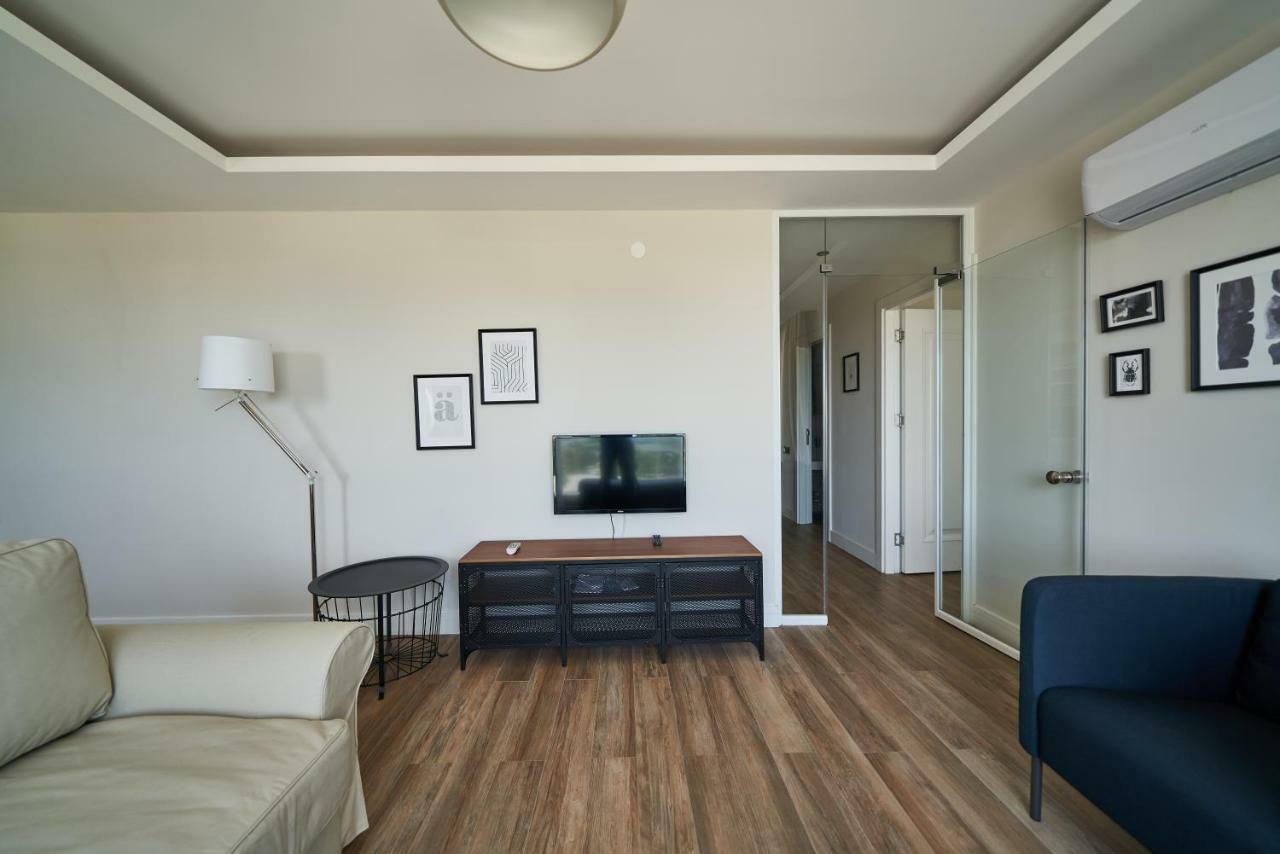 Lara Suite's Hotel *
