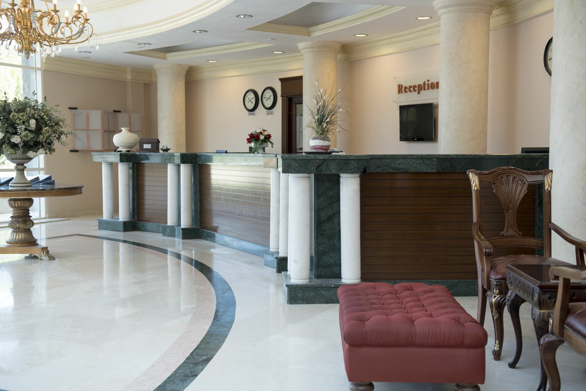 X Life 15 - Adult Hotel