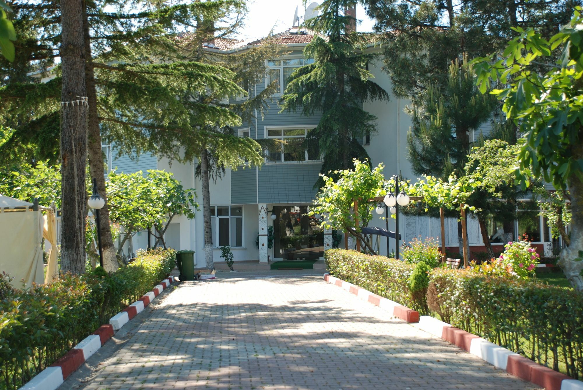 Shila Doert Mevsim Tatil Koyu 3*