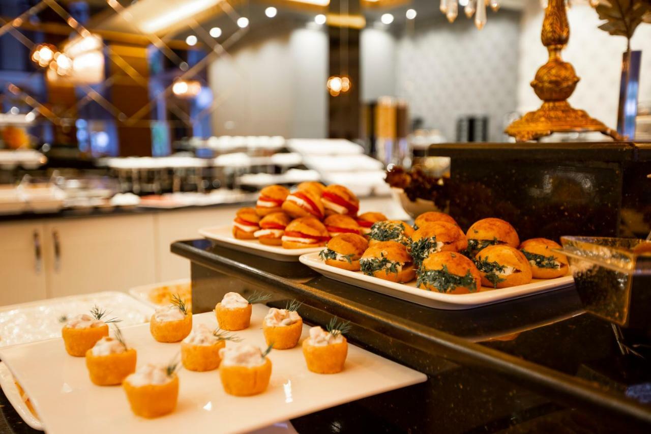 Real King Hotel 4*