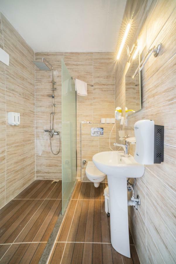 Nobela Hotel