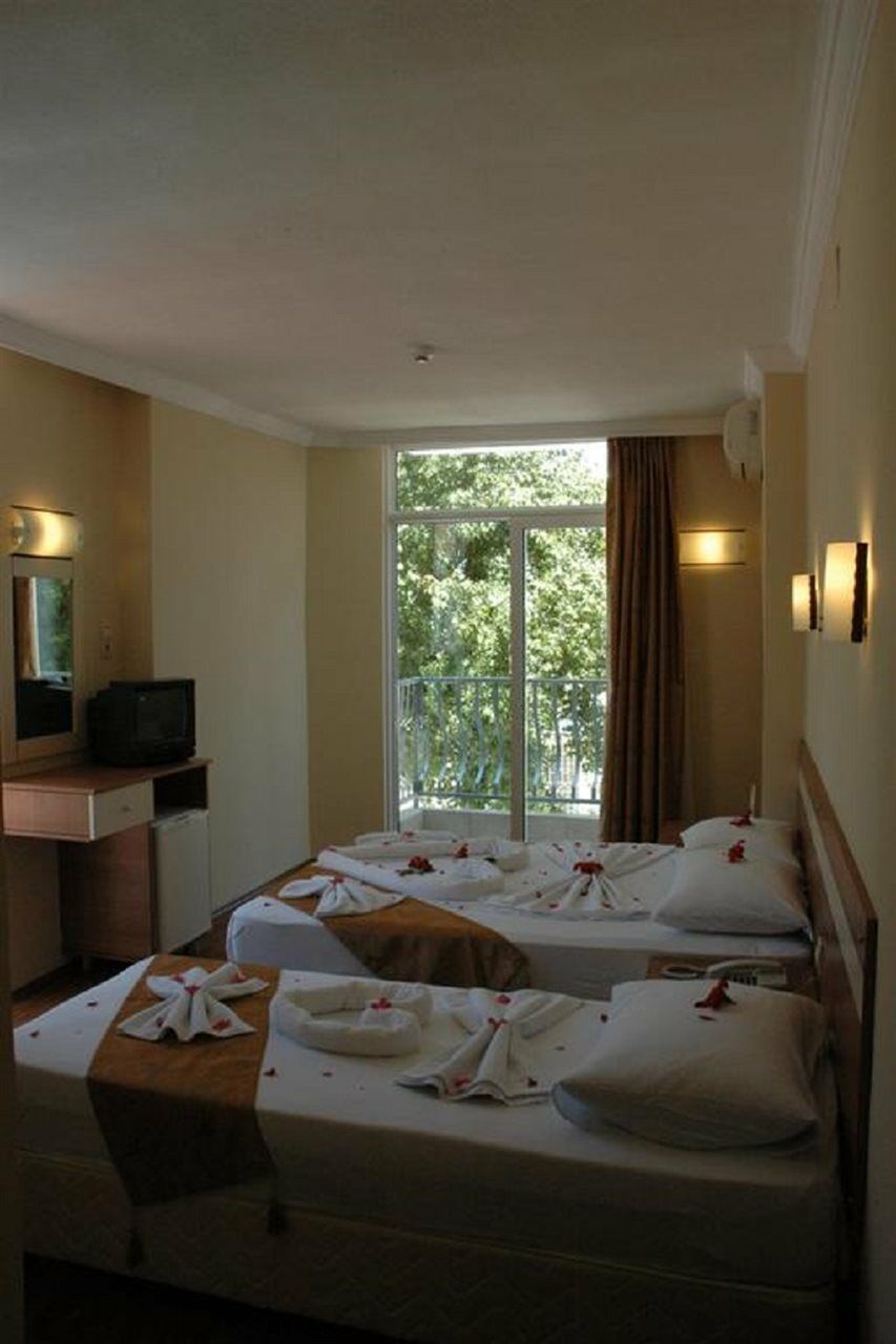 Ercan Bed & Breakfast 2*