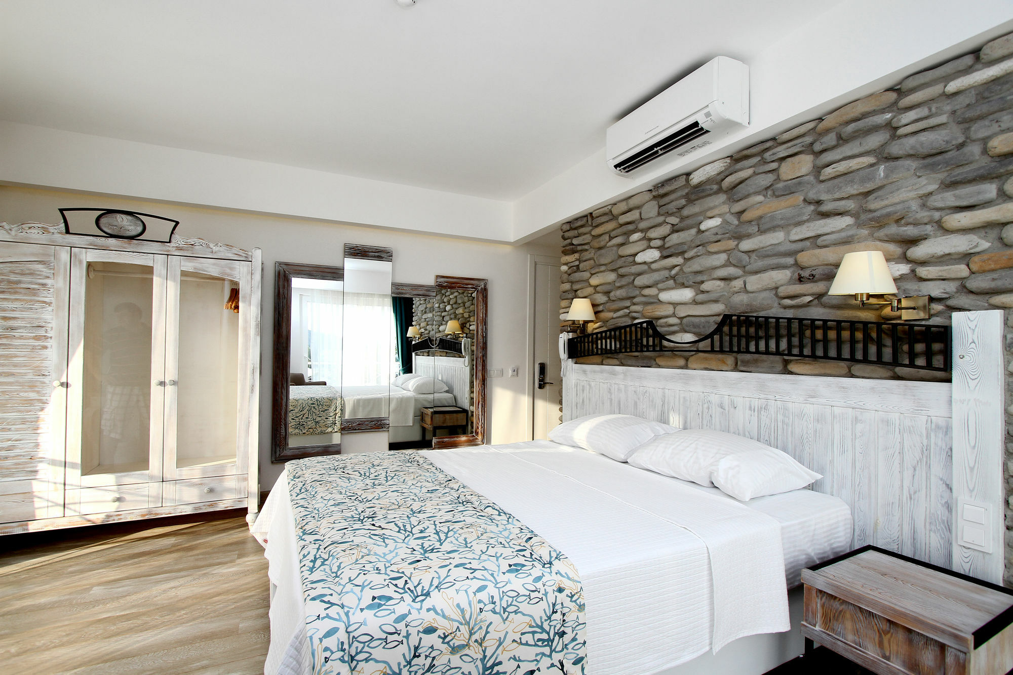 Dedeminn Marina Hotel 3*