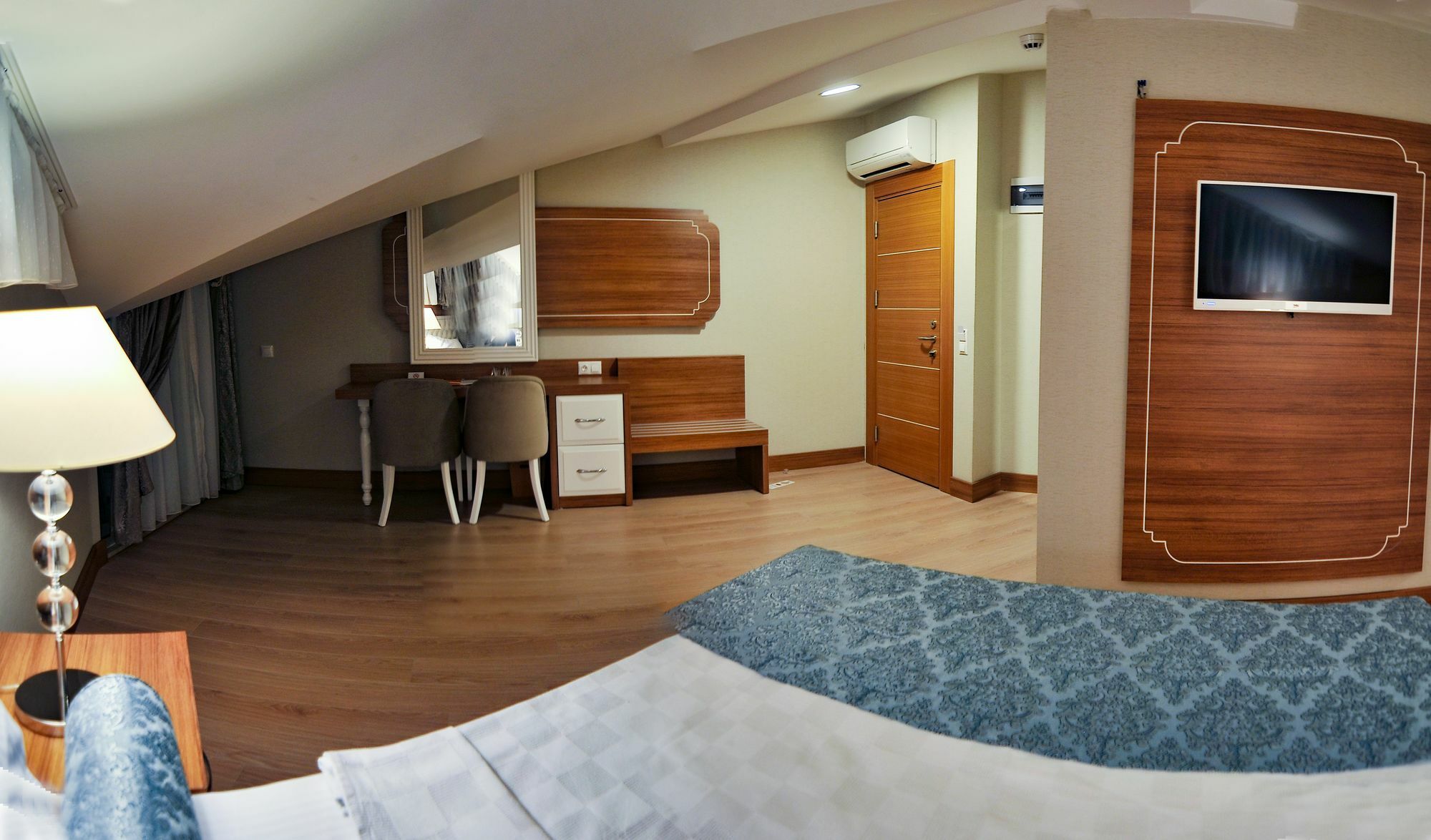 Exelans Hotel