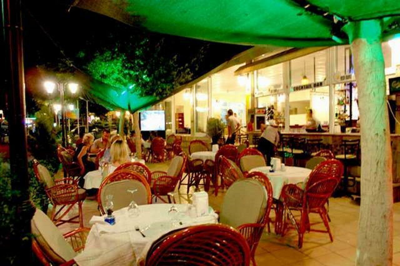 The Hello 3* Gumbet