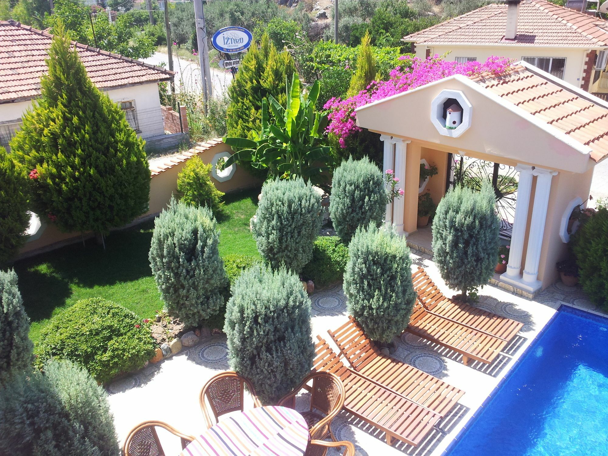 Villa Palace *