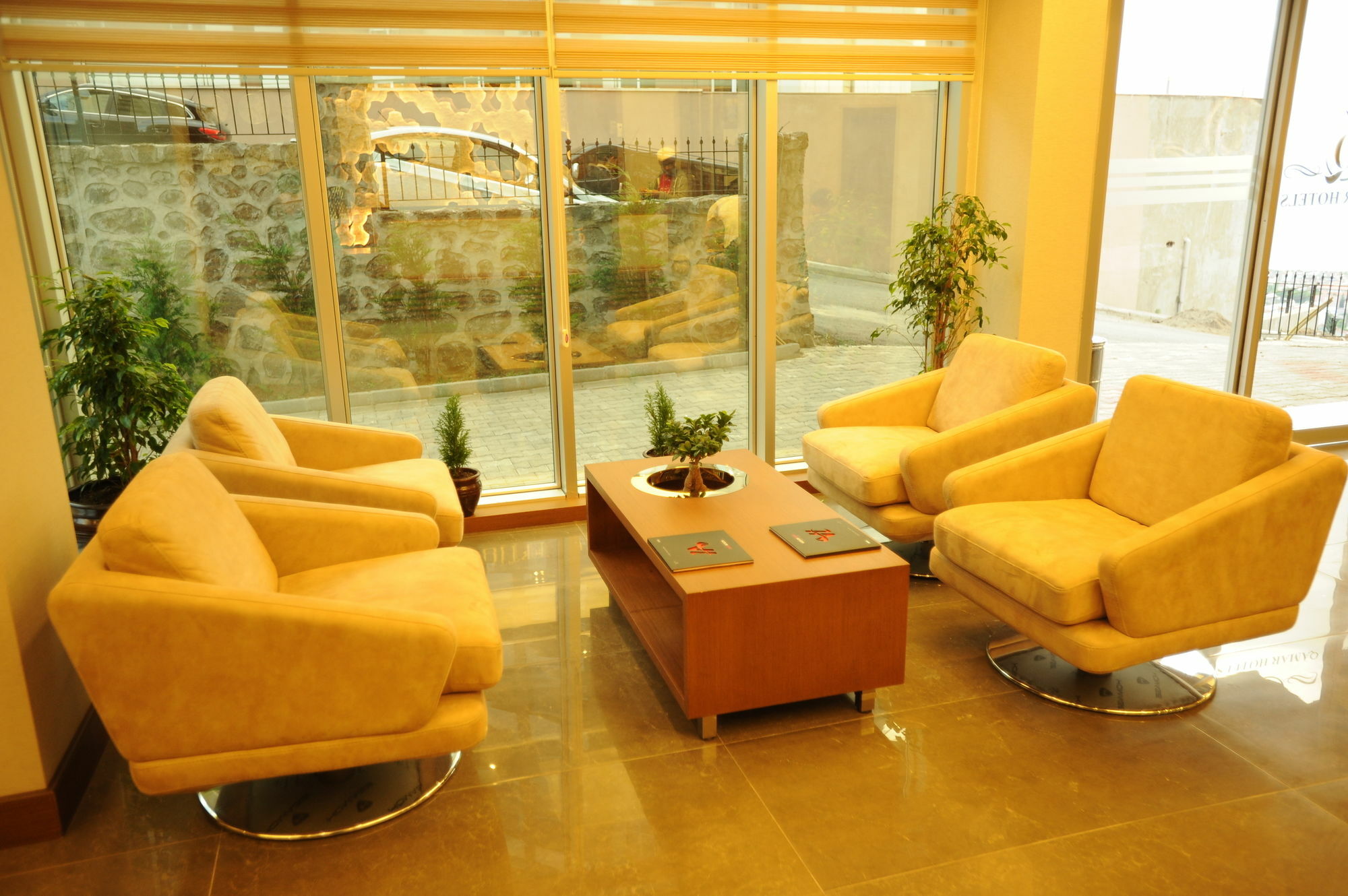 Qamar Prestige