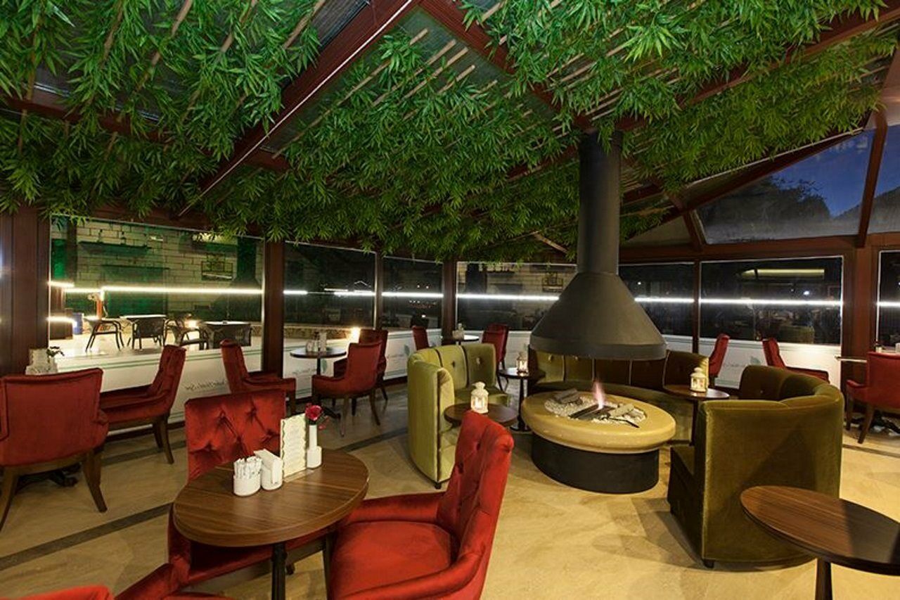Flora Hotel 4*
