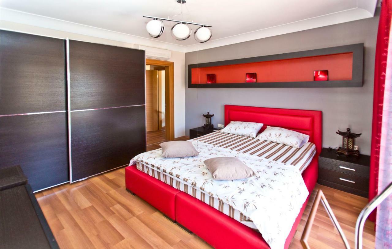 Paradise Town Premium Villa