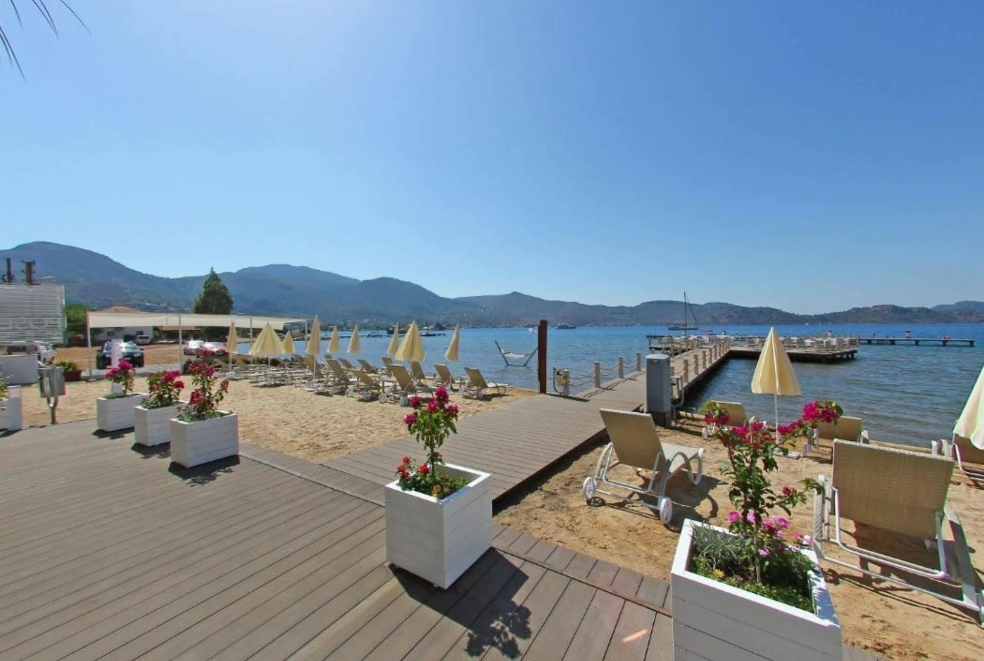 Poseidon Boutique And Yacht Club Selimiye
