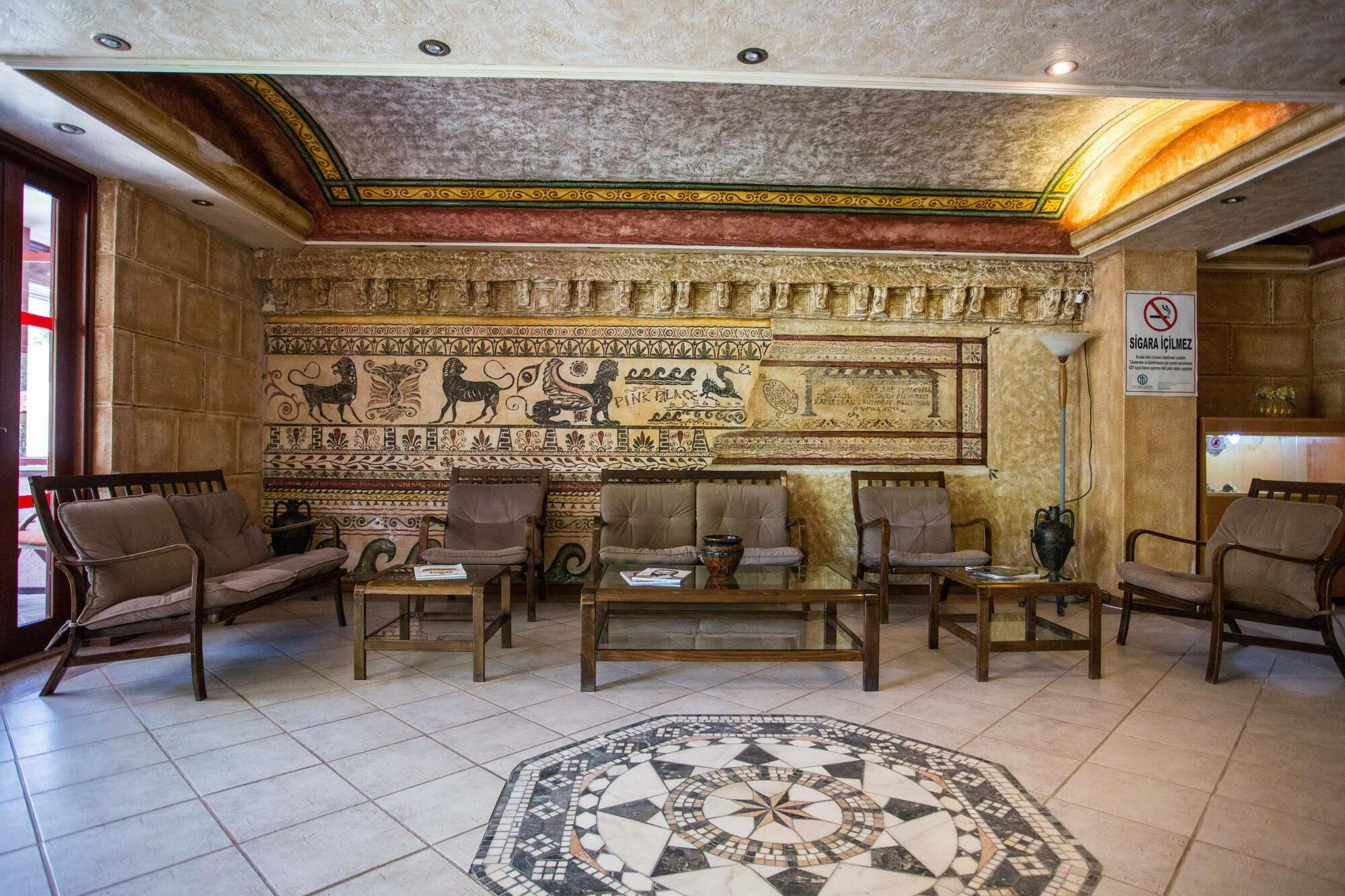 Club Pink Palace Hotel 3*