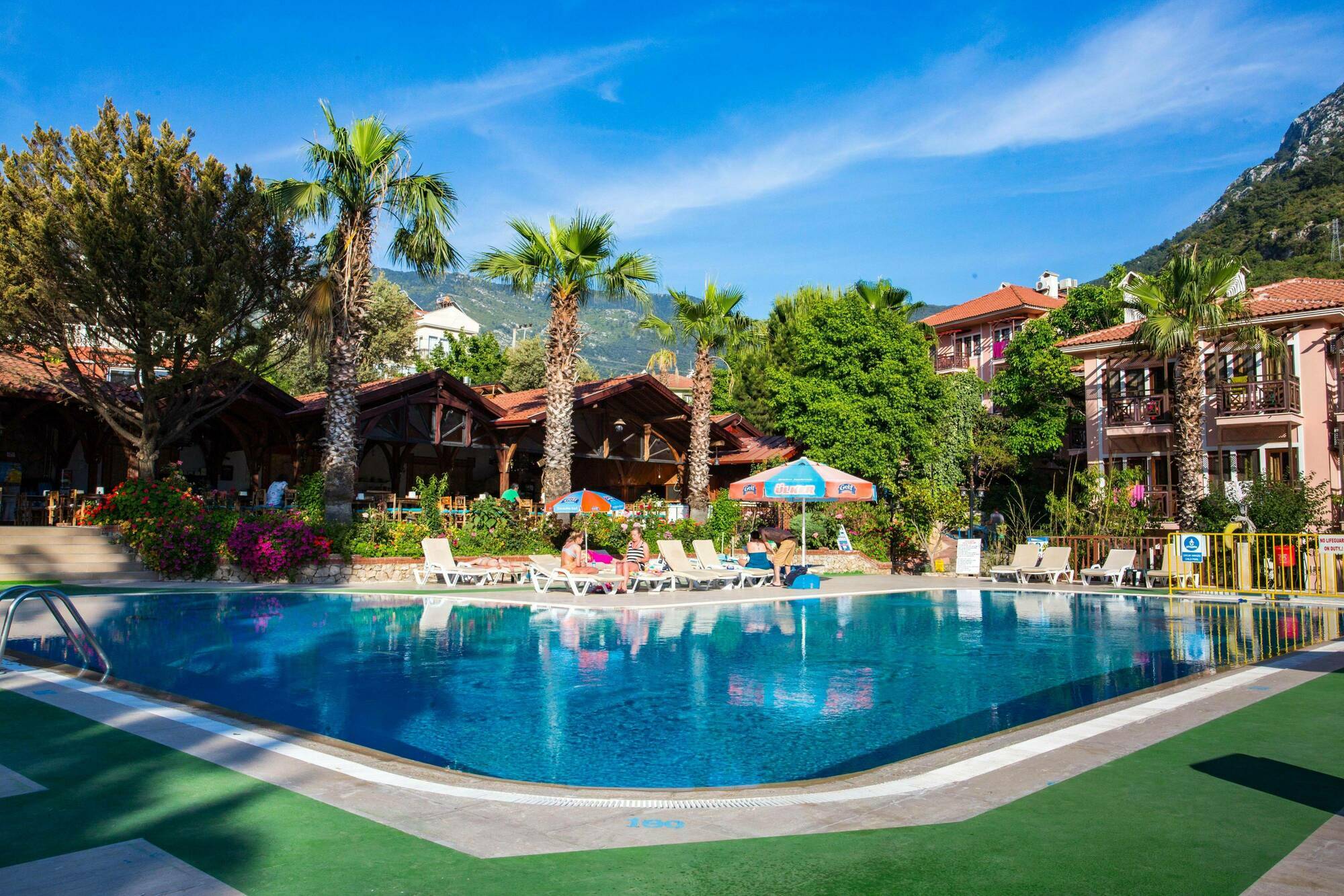 Club Pink Palace 3*