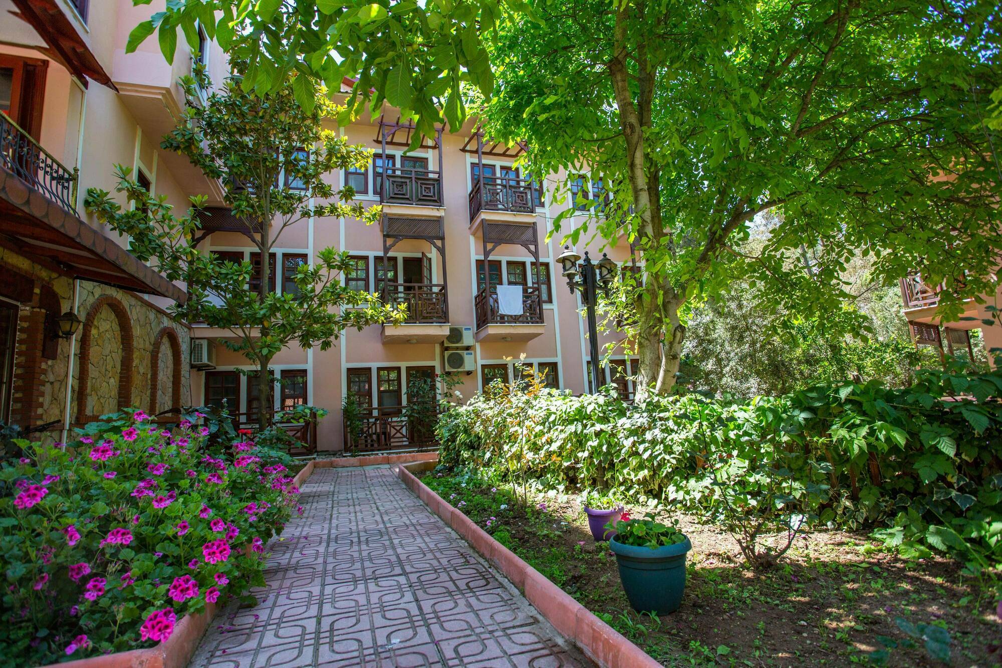 Club Pink Palace 3* Oludeniz