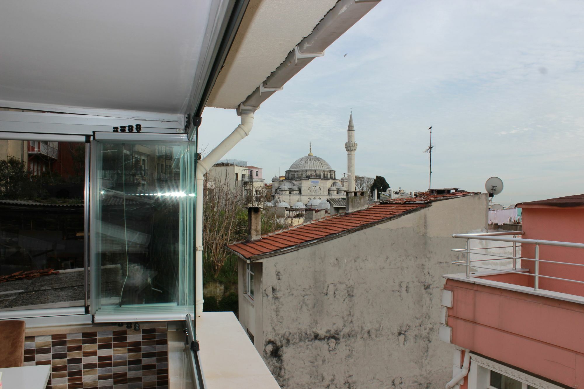 Hotel Carvan 2*