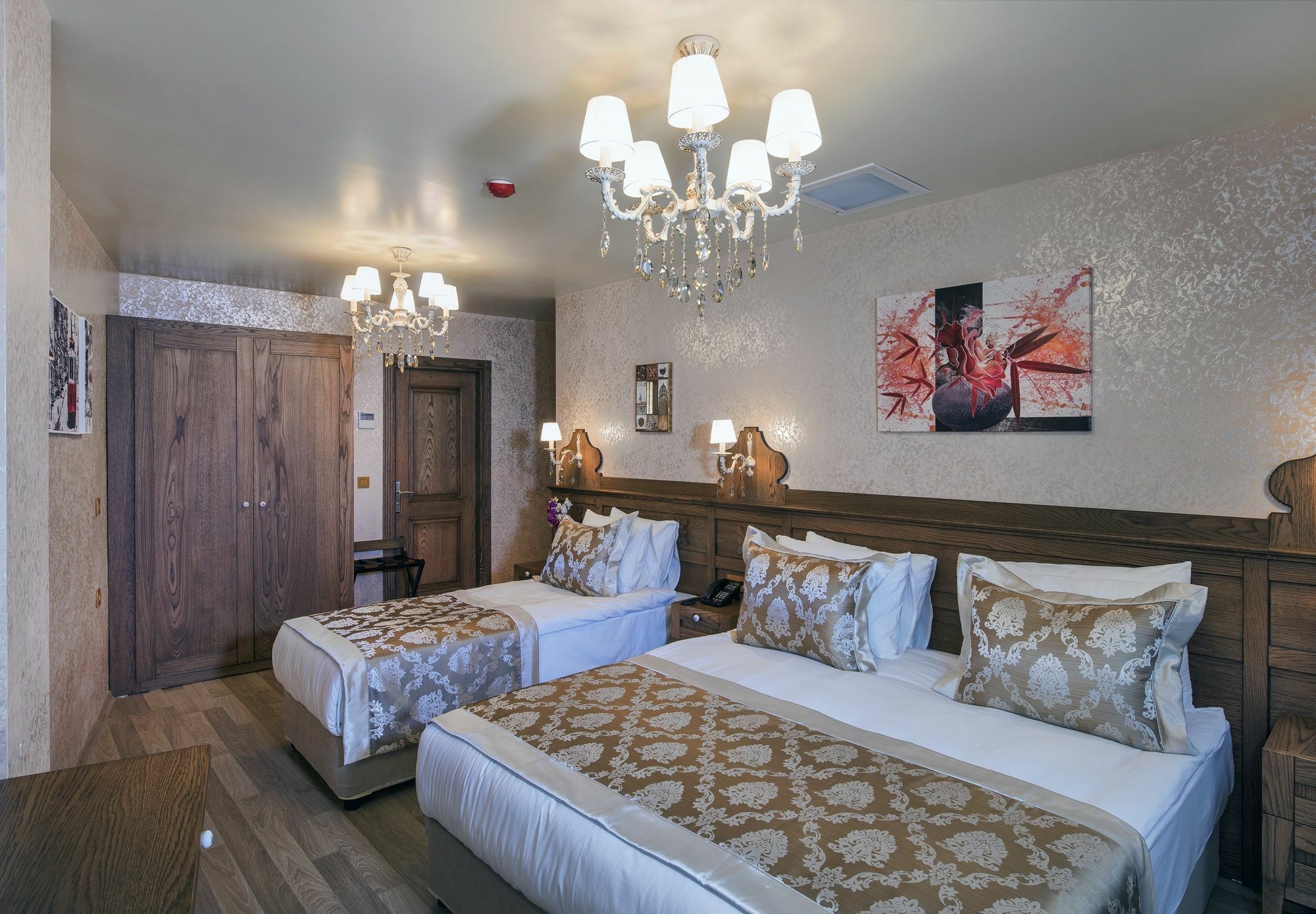 Perapolis Hotel 3*