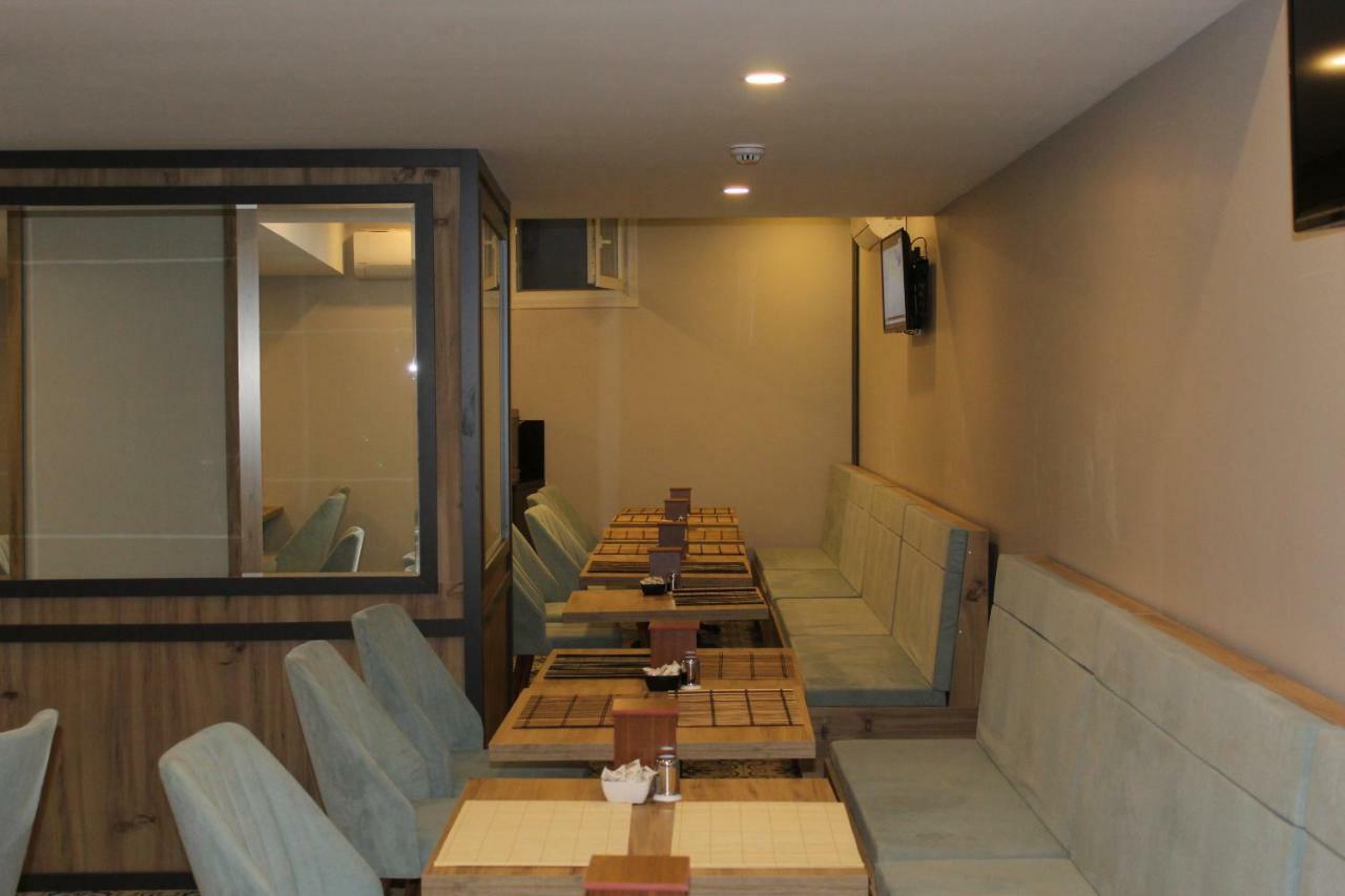 The Reina Hotel