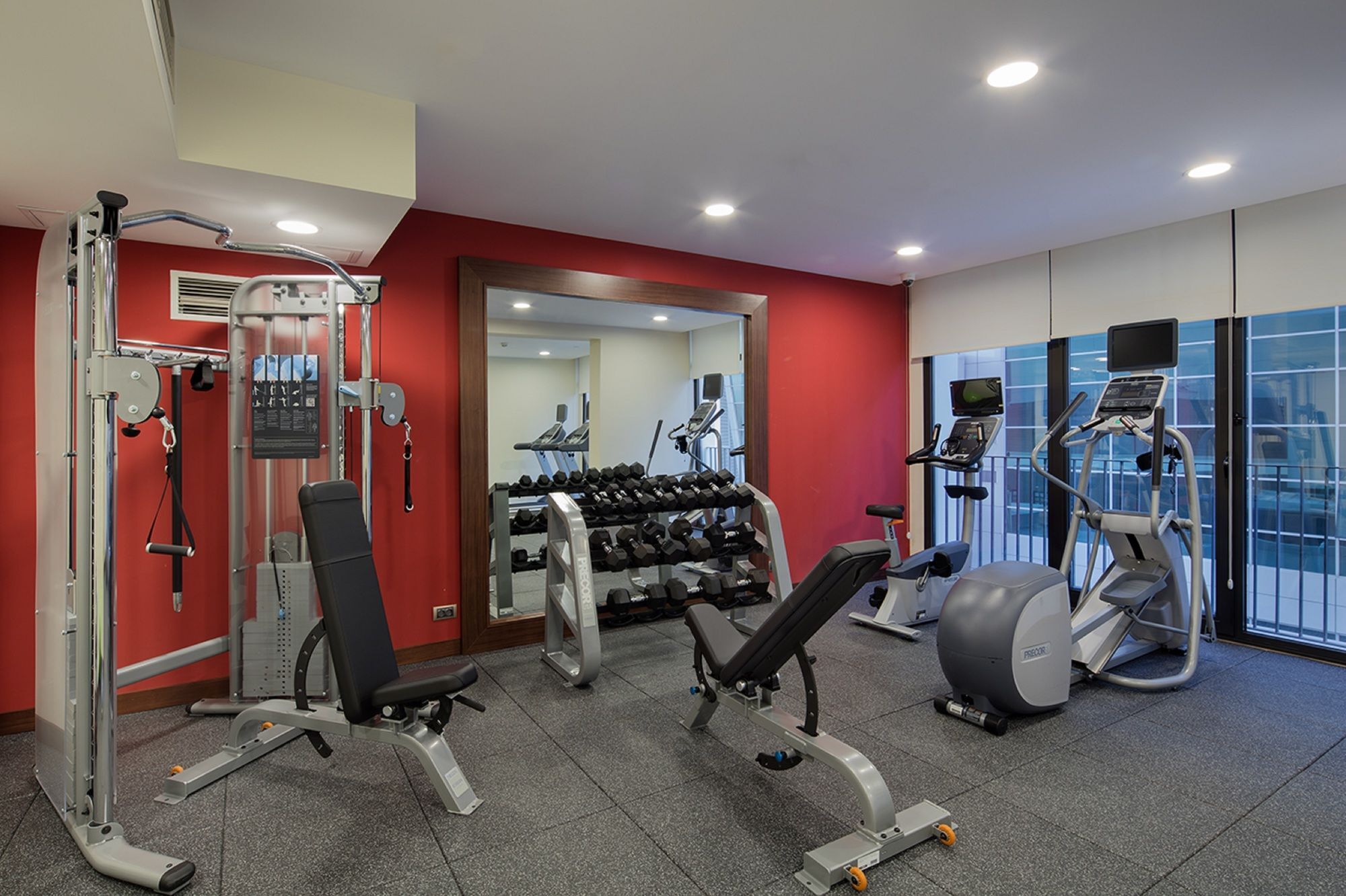 Hilton Garden Bayrakli Hotel 4*