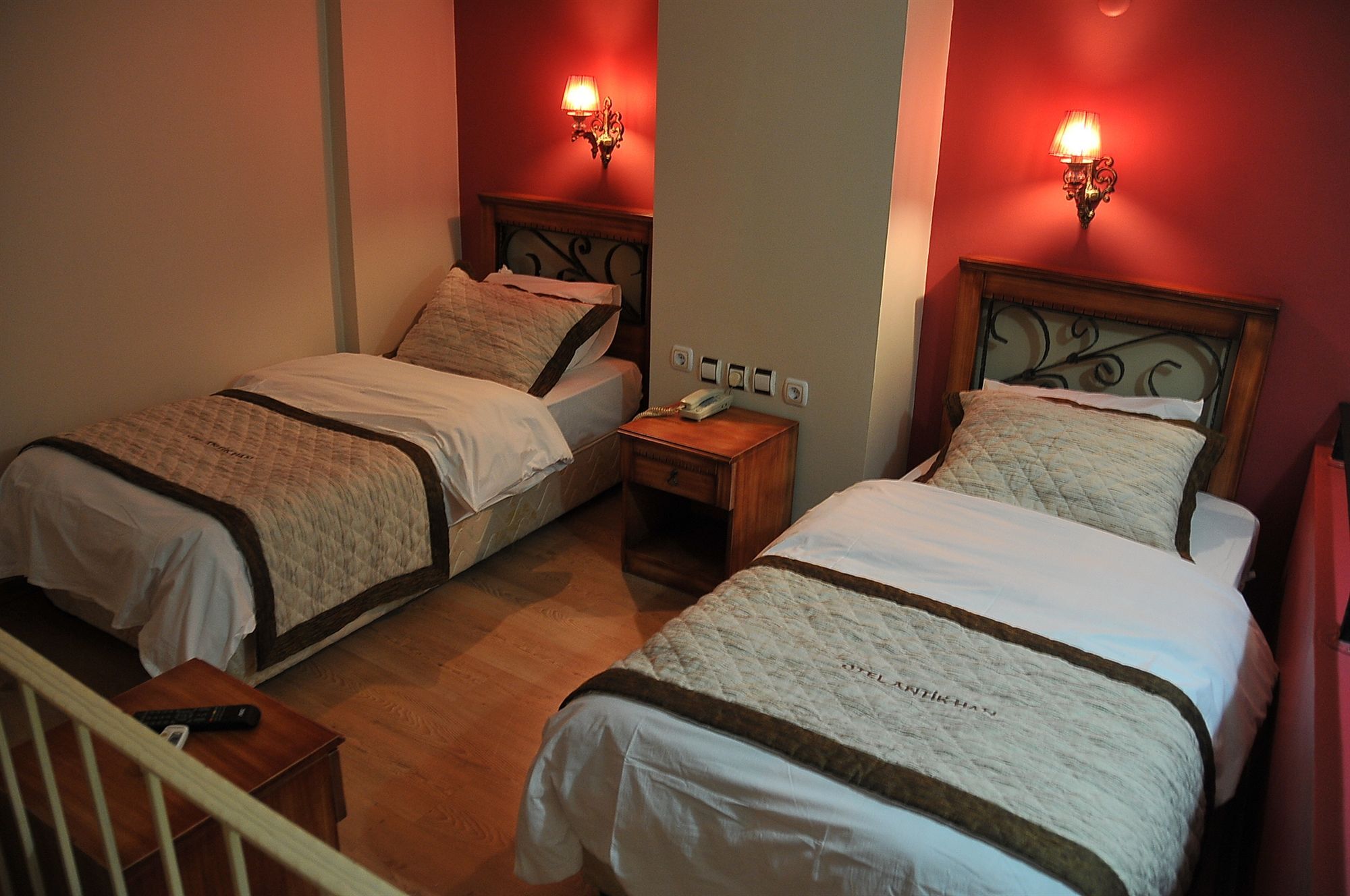 Hotel Antikhan 2*