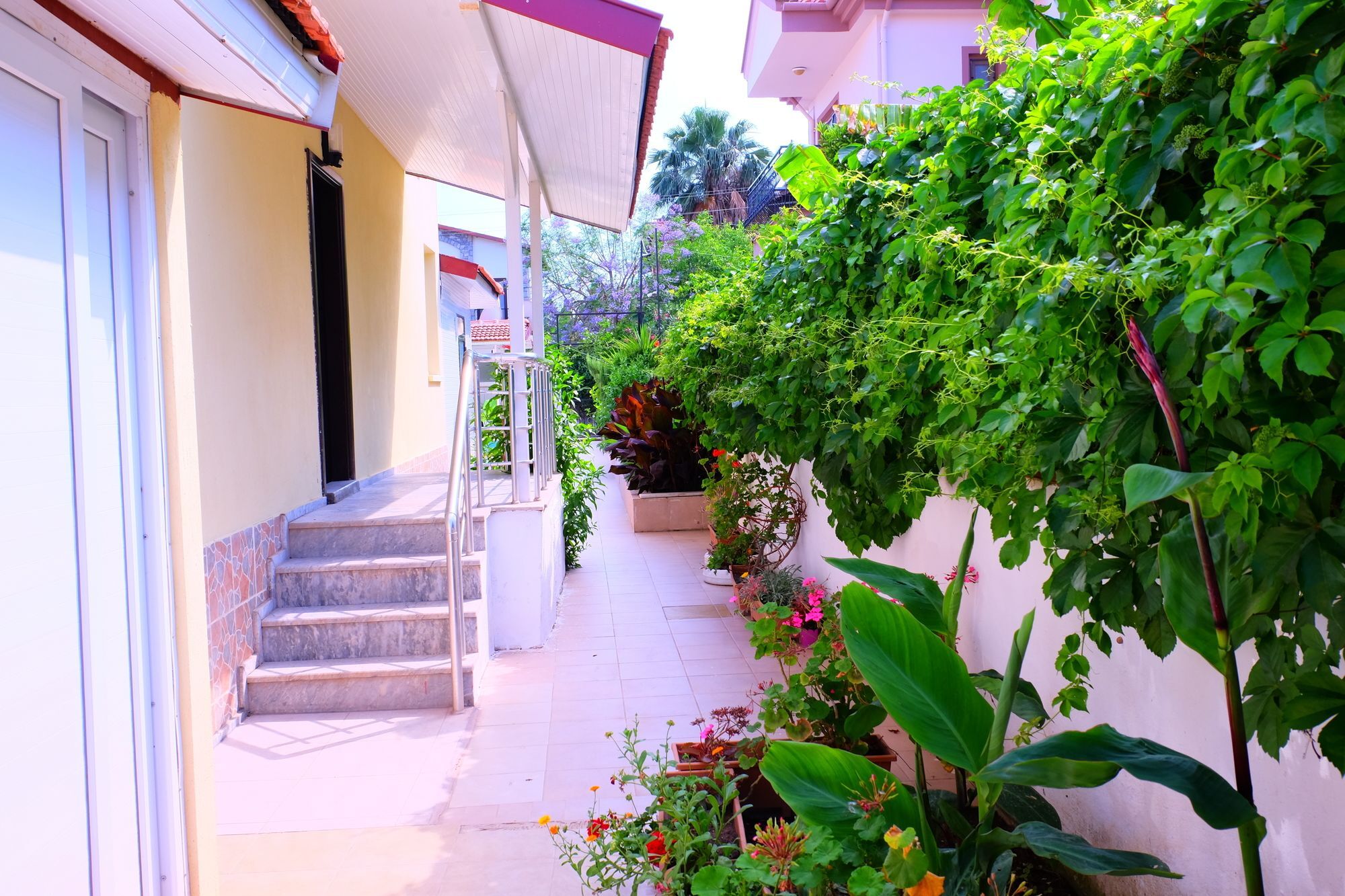 Karaca Hotel