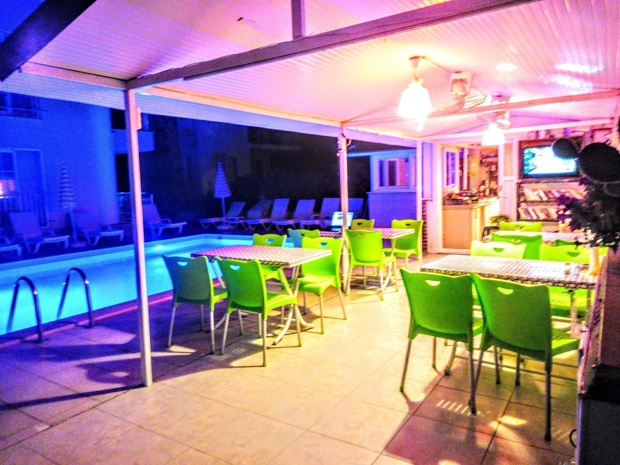 Hotel Karaca 3*