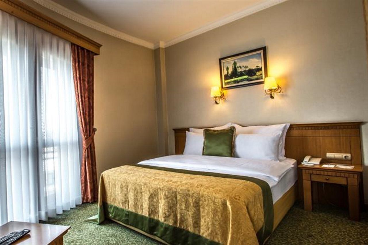 Usta Park Hotel