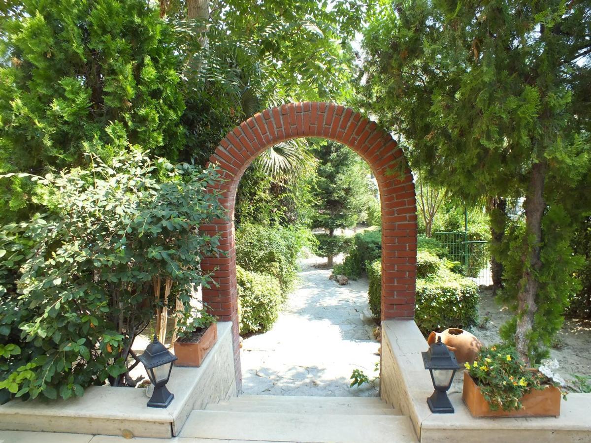 Uslan Hotel 3*