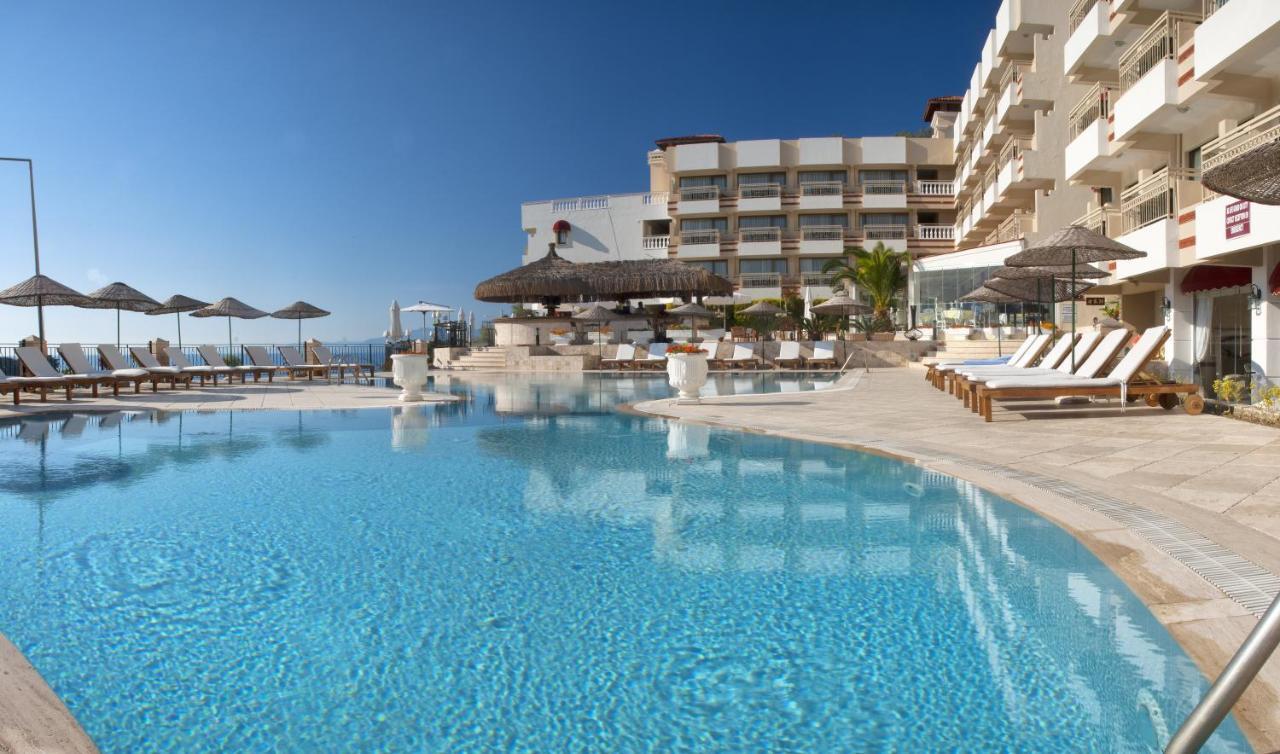 Carina Hotel 3*