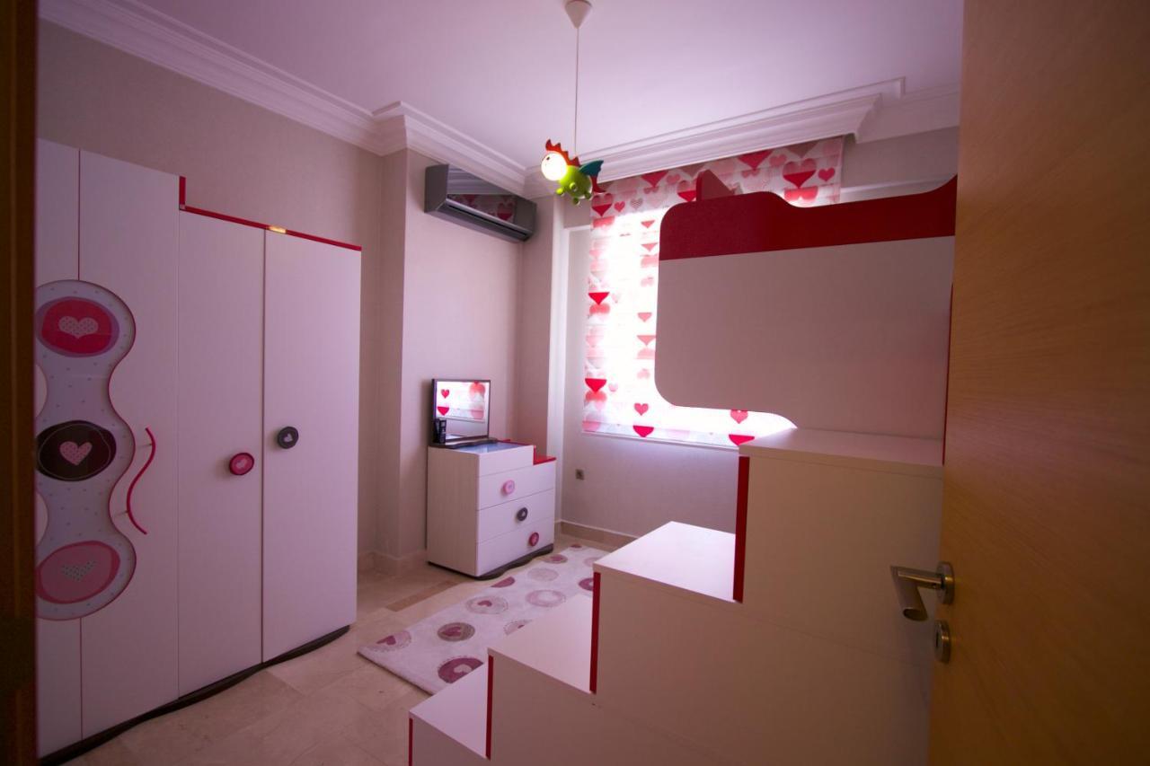 Luxury Penthouse In Goldcity Apartment
