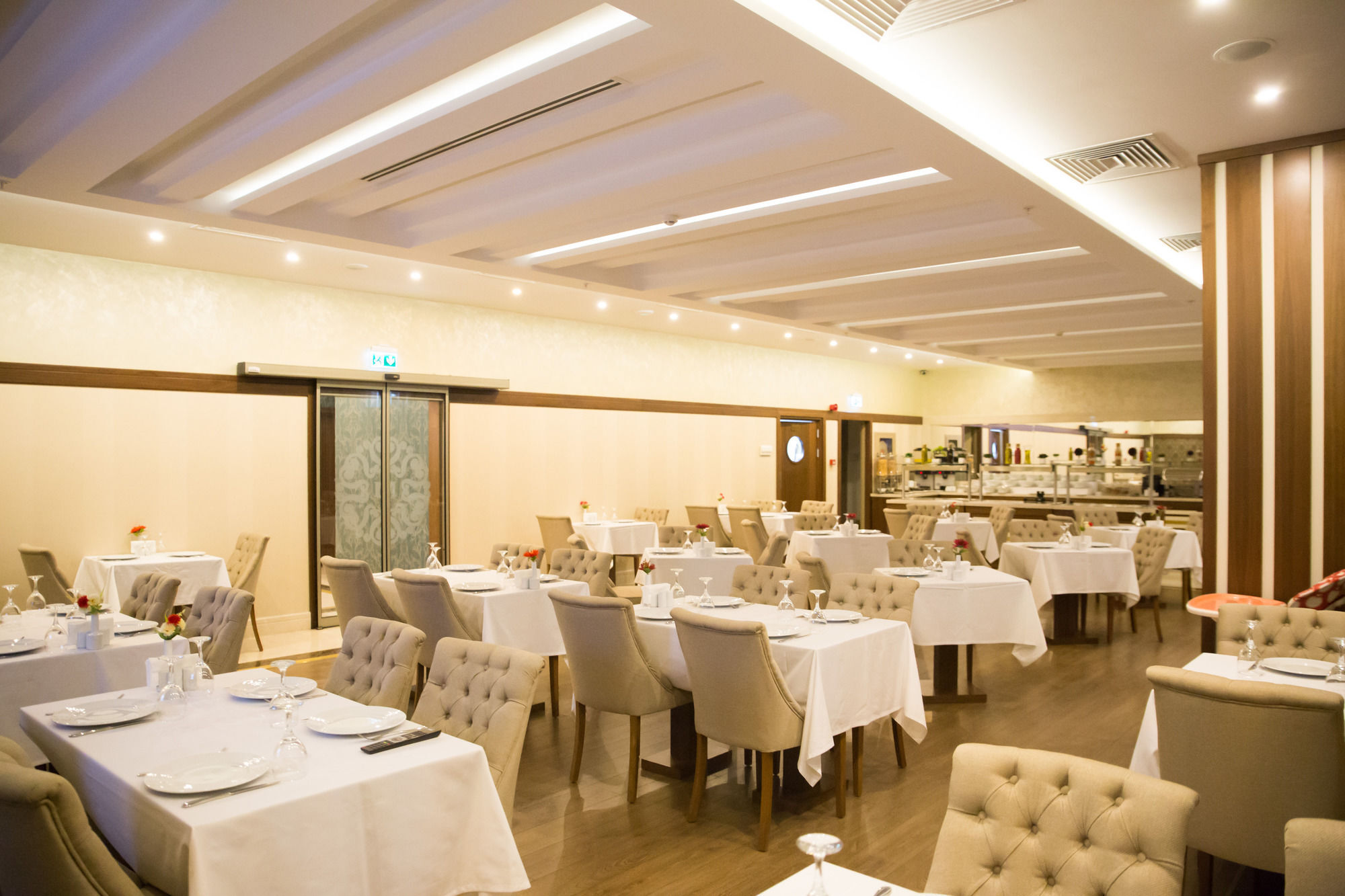 Hotel The Grand Mira Business Hotel 4*