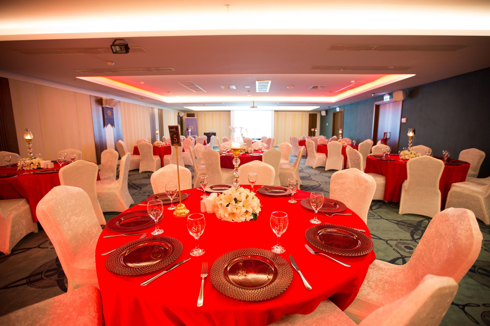 Hotel The Grand Mira Business Hotel