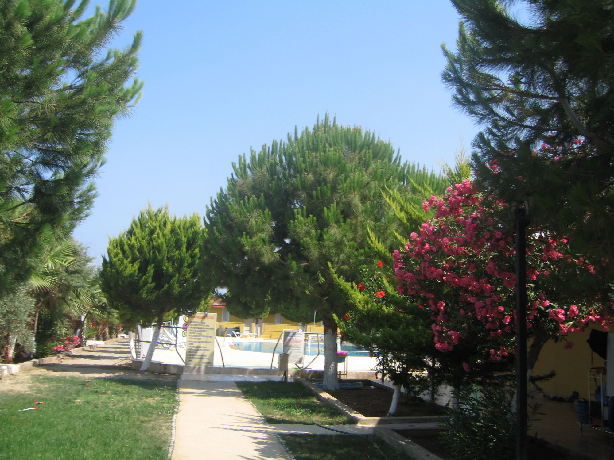 Koru Beach Club 4*