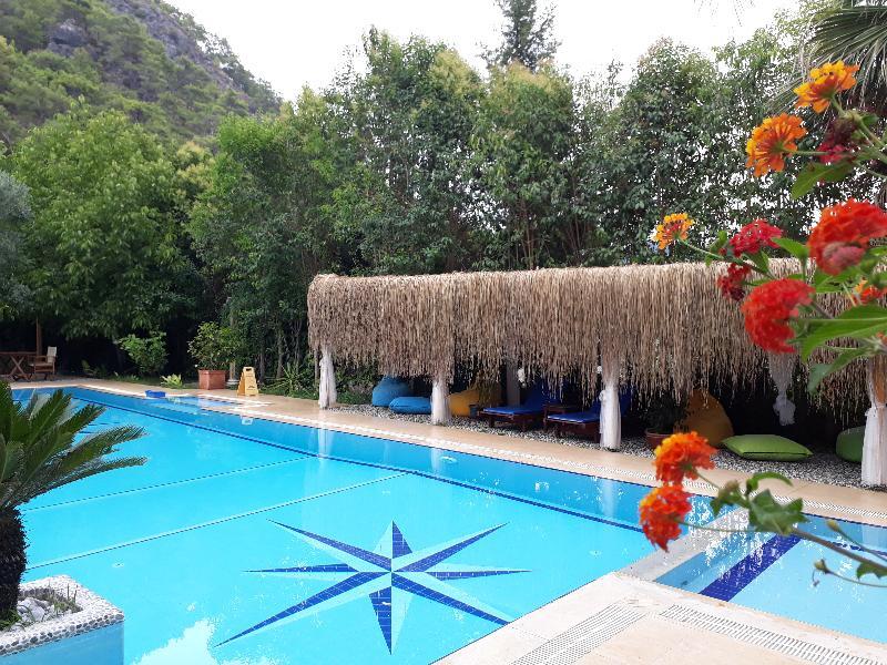Dalos Hotel 2*