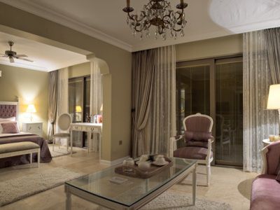 Carina Hotel 3*
