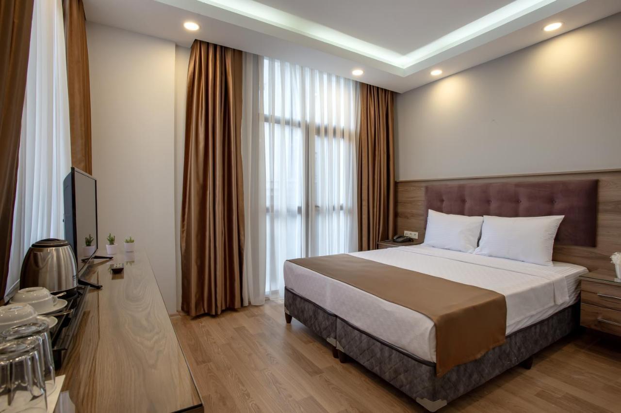 West Palace Hotel