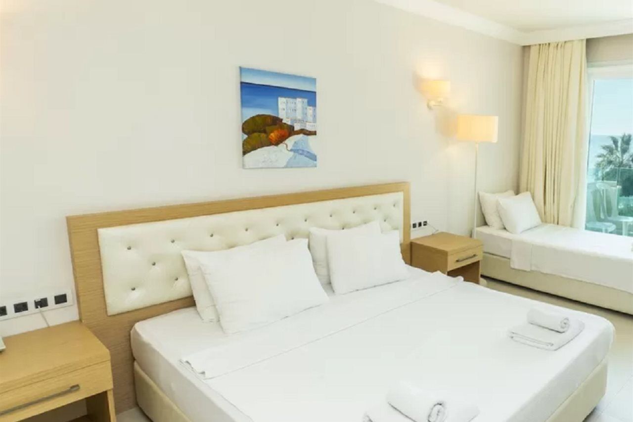 Dragut Point South 4*